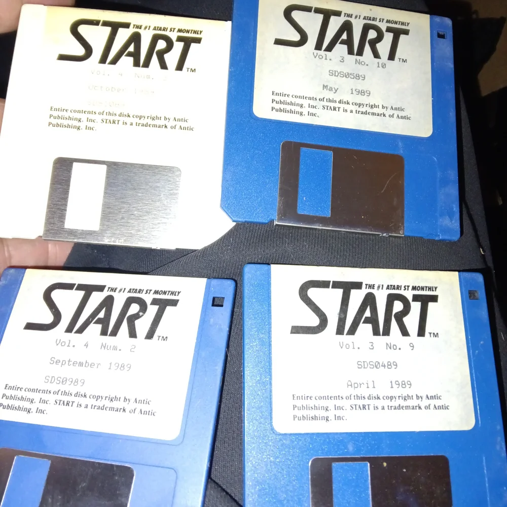 Tart PC Game Disk Set - Blue and White